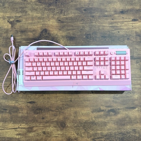 Razer BlackWidow V3 Quartz Keyboard with RGB Lighting - Picture 2 of 10